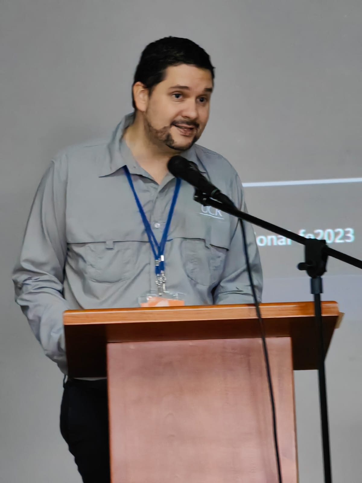 Prof. mauricio Navarro Bulgarelli