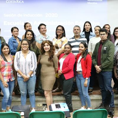 Escuela de Administración Educativa recibió a las dos nuevas generaciones de sus carreras